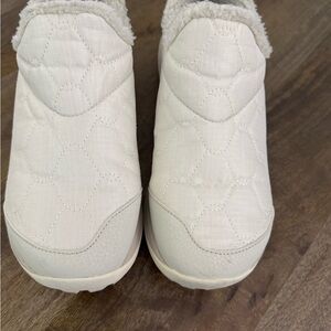 Merrell Women's Quilted Slip-On Sneakers Slippers — White Size 8